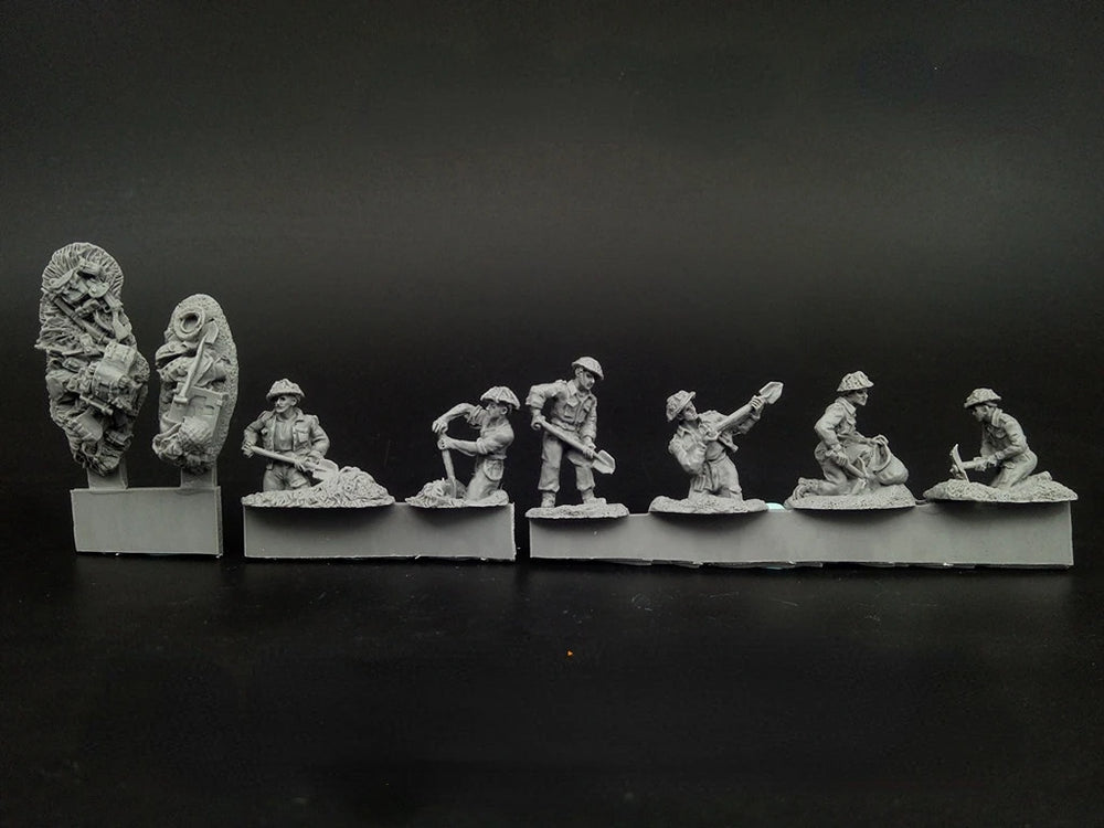 1/72 WWII Combat Infantry, 8 Figures, Resin Model Figure Kit, Unassembled and Unpainted