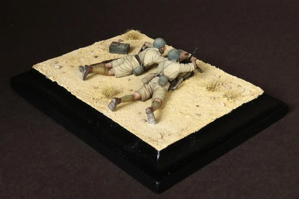 1/35 WWII Desert Campaign, 4 Figures, Resin Model Diorama Kit, Unassembled and Unpainted