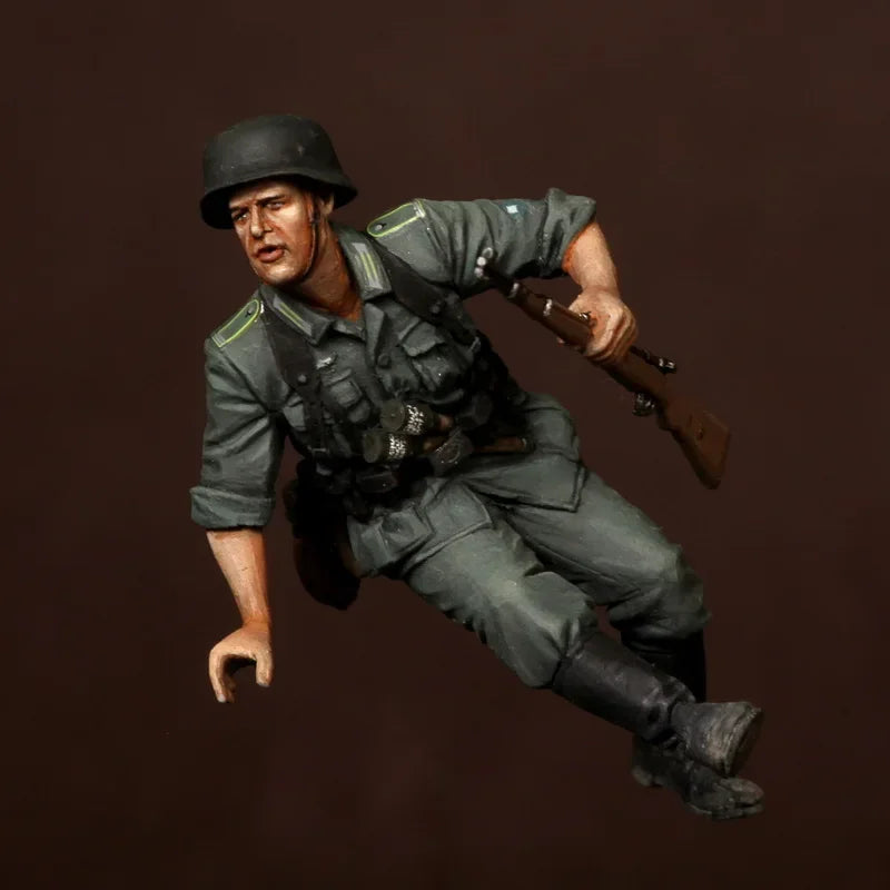 1/35 WWII German Wehrmacht Infantryman, Resin Model Figure Kit, Unassembled and Unpainted