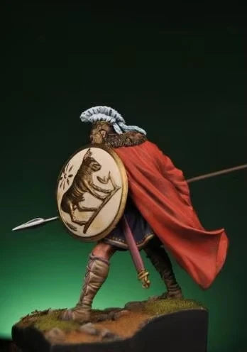 1/24 Medieval Crowned Warrior with Red Cloak and Shield, Resin Model Figure Kit, Unassembled and Unpainted
