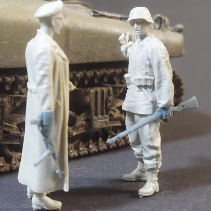 1/35 WWI Infantry with Greatcoats and Puttees, 3 Figures, Resin Model Figure Kit, Unassembled and Unpainted