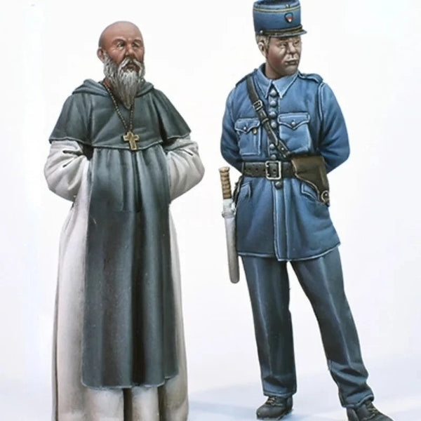 1/35 Cold War Monk & Officer, 2 Figures, Resin Model Figure Kit, Unassembled and Unpainted