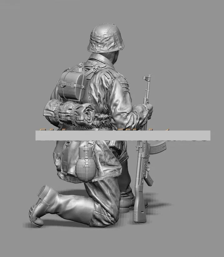 1/16 WWI German Infantryman Kneeling with Rifle, Resin Model Figure Kit, Unassembled and Unpainted