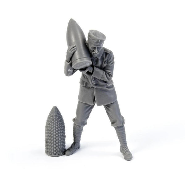 1/35 WWII Artillery Loader, Resin Model Figure Kit, Unassembled and Unpainted