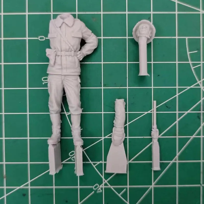1/35 WWI Austro-Hungarian Infantryman, Resin Model Figure Kit, Unassembled and Unpainted