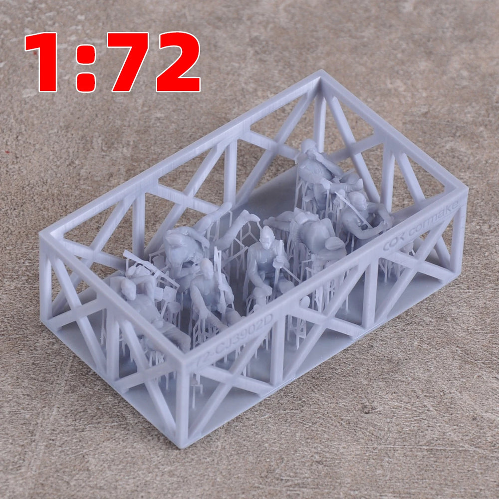 1/35 WWII Soviet Soldiers at Rest, 5 Figures, Resin Model Figure Kit, Unassembled and Unpainted