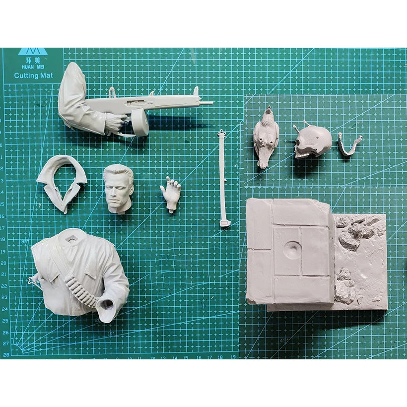 1/10 Modern Military Operator, Resin Model Bust Kit, Unassembled and Unpainted