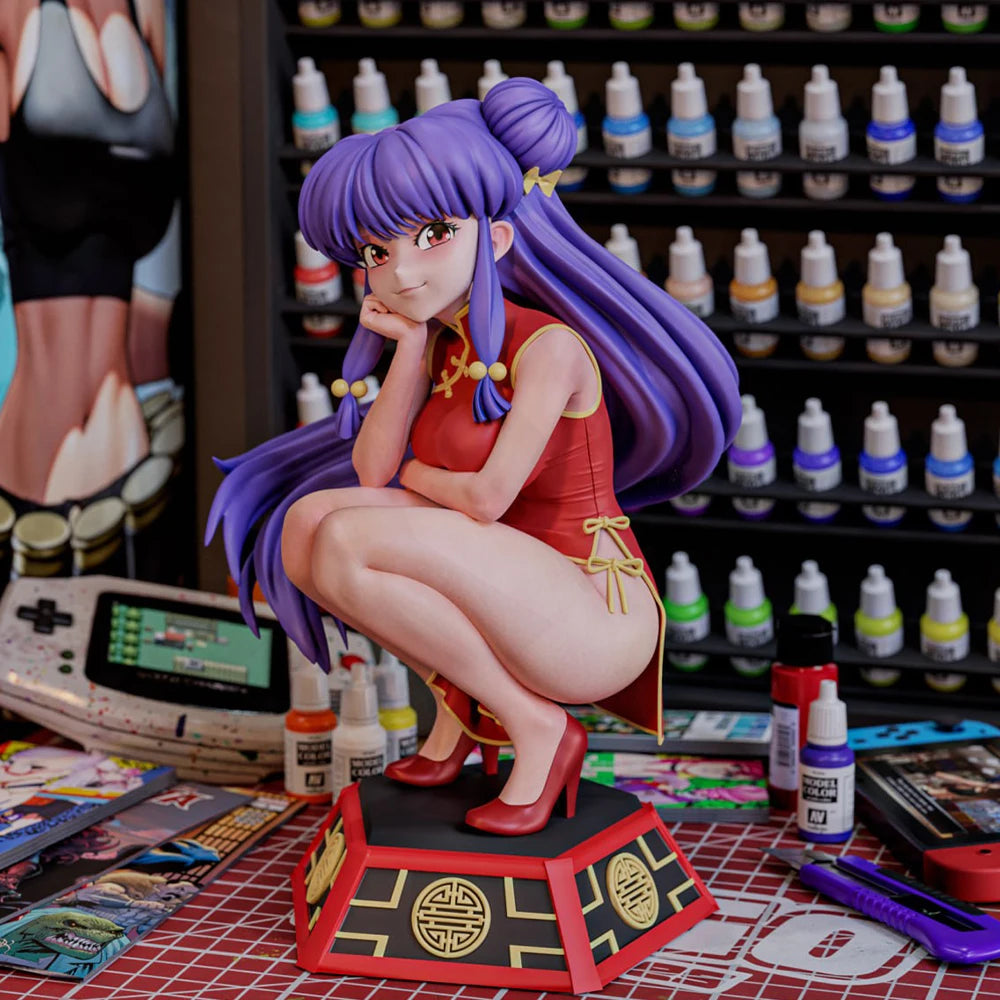1/24 Purple-Haired Anime Warrior Crouching in Red Armor, Resin Model Figure Kit, Anime Theme, Unassembled and Unpainted