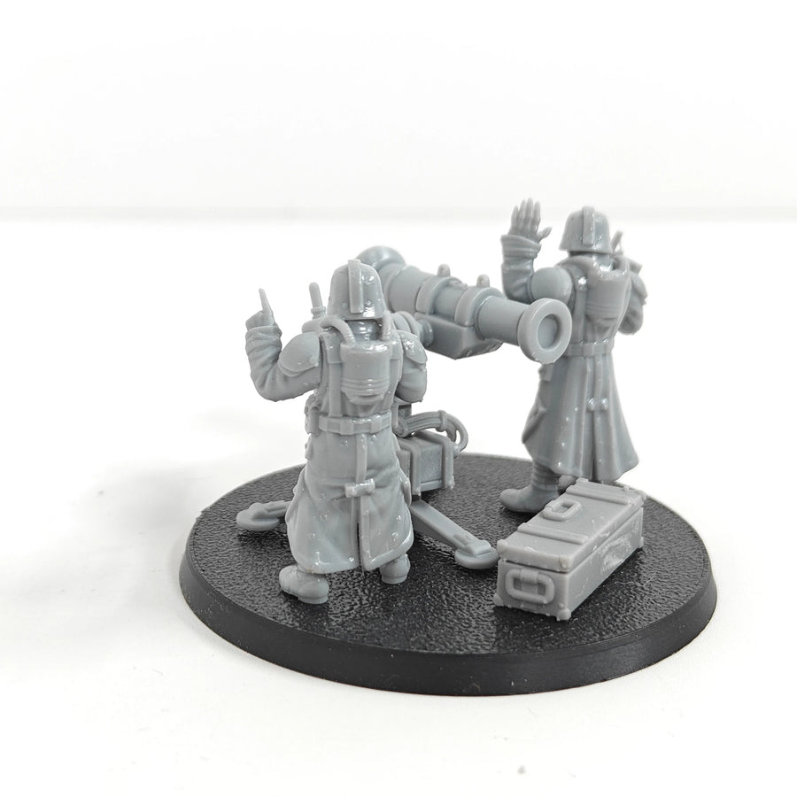 Dieselpunk/WWI-Style Gas Mask Gun Crew with Tripod Cannon 35mm Resin Figure Set - resin model view 3
