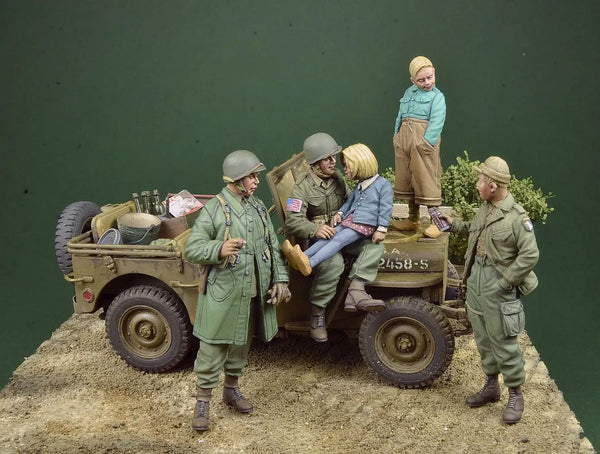 1/35 WWII US Military Desert, 5 Figures, Resin Model Diorama Kit, Unassembled and Unpainted