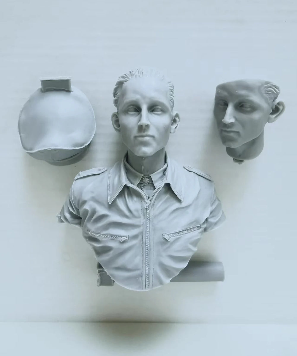 1/10 WWII German Luftwaffe Fighter Pilot, Resin Model Bust Kit, Unassembled and Unpainted