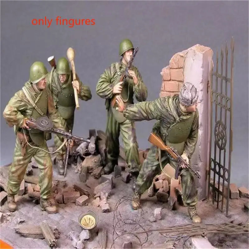 1/35 WWI German Infantry Advancing with Gas Masks, 4 Figures, Resin Model Figure Kit, Unassembled and Unpainted