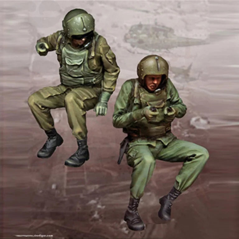 1/35 Modern US Infantry Advancing in Combat Gear, 2 Figures, Resin Model Figure Kit, Unassembled and Unpainted