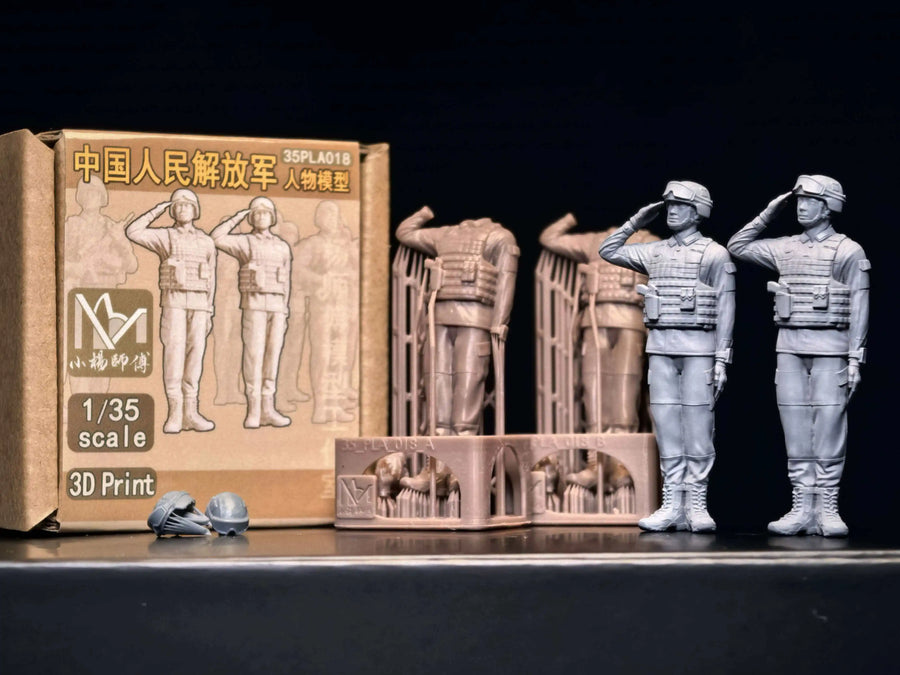Modern Soldier Saluting Pose 2-Figure Set 1/35 Resin Kit - resin model view 2
