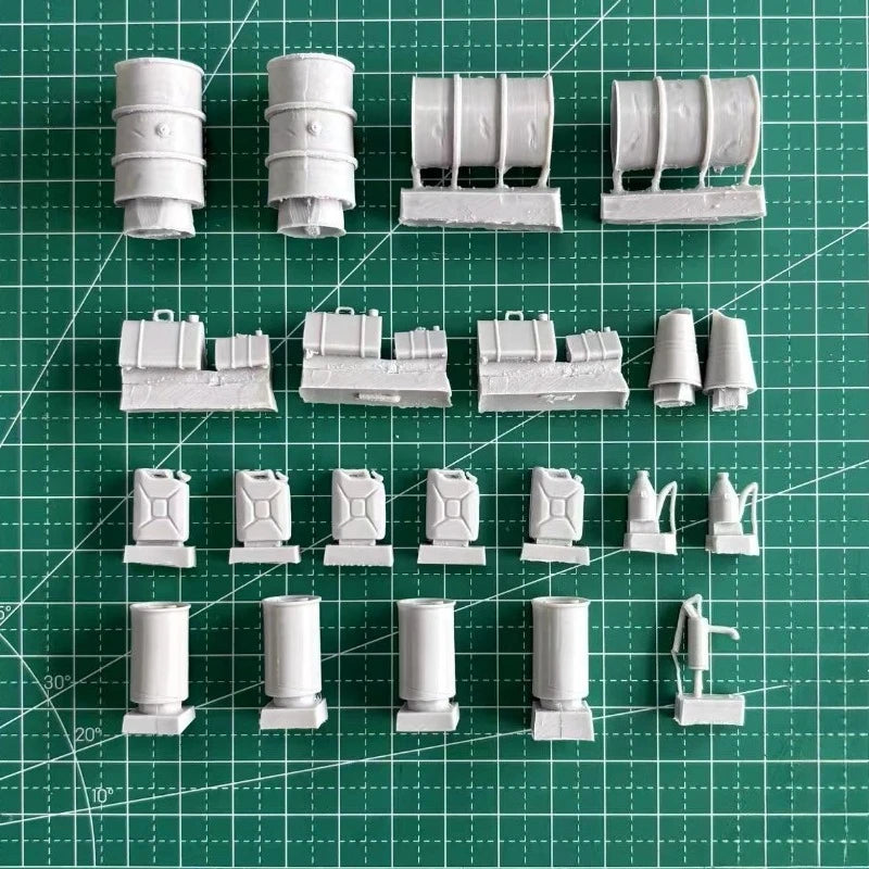 1/35 WWII German Military Fuel Containers, Resin Model Accessory Kit, Unpainted