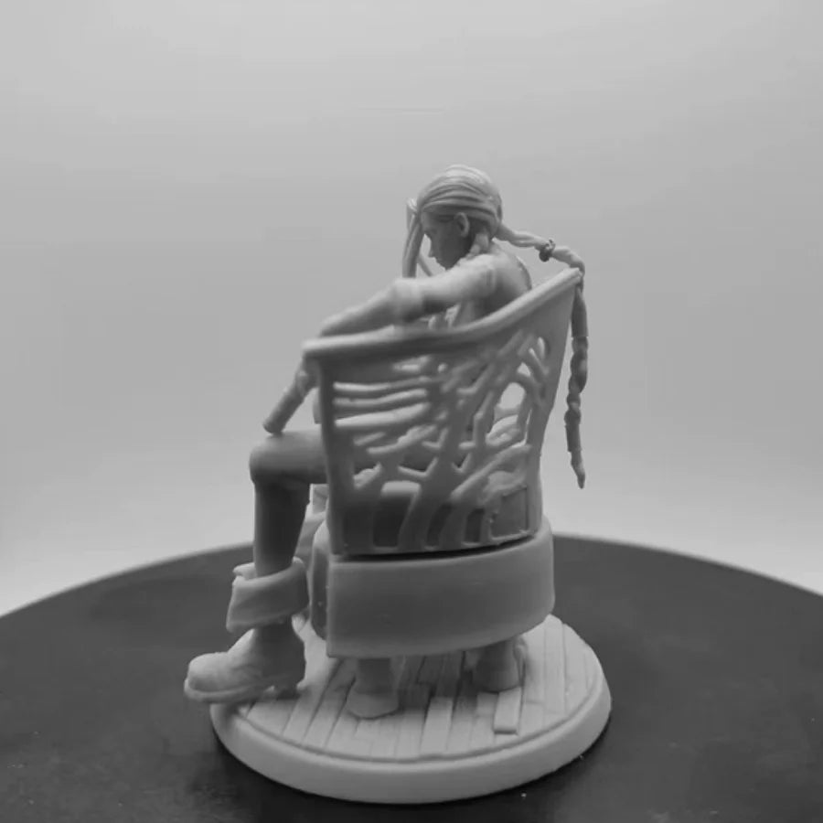 1/24 Female Character with Winged Throne, Resin Model Figure Kit, Fantasy Theme, Unassembled and Unpainted