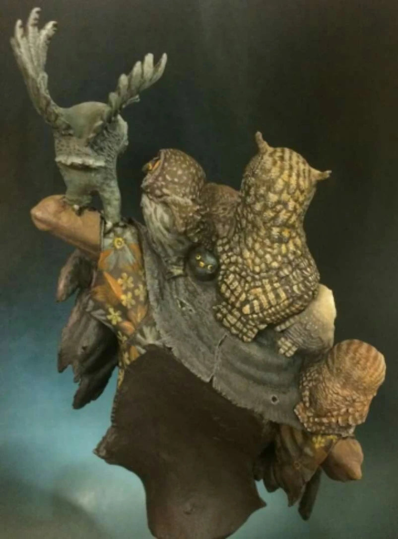 1/12 Elderly Wizard with Perched Owls, Resin Model Bust Kit, Fantasy Theme, Unassembled and Unpainted