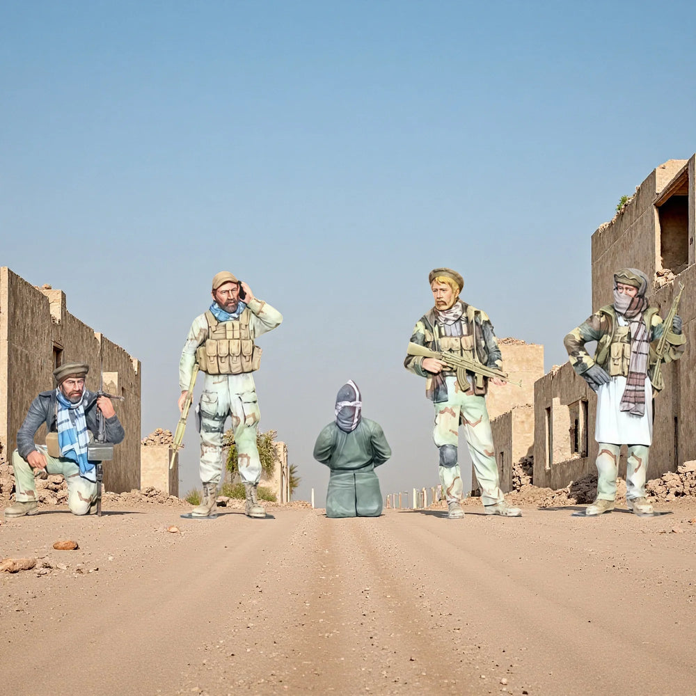 1/35 Modern Soldiers & Prisoners, 5 Figures, Resin Model Figure Kit, Unassembled and Unpainted