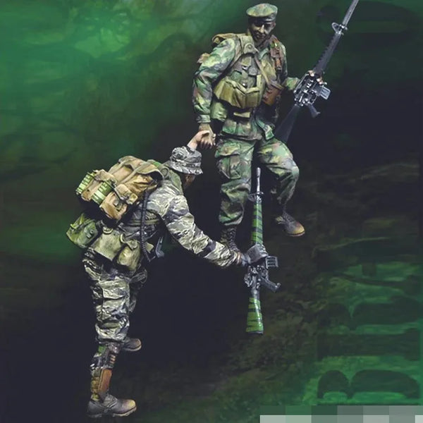 1/35 Modern Tactical Rifleman in Multicam with Combat Load, Resin Model Figure Kit, Unassembled and Unpainted