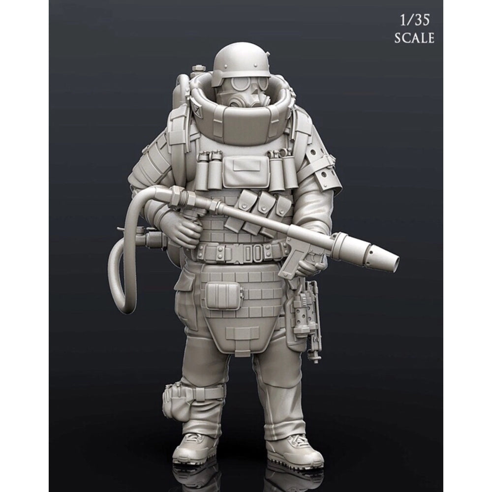1/35 Pyro Armored Soldier, Resin Model Figure Kit, Sci-Fi Theme, Unassembled and Unpainted
