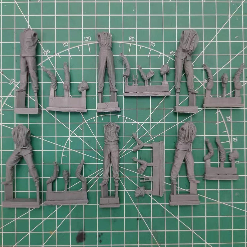 1/35 WWII Soviet Submarine Officers and Sailors, 6 Figures, Resin Model Figure Kit, Unassembled and Unpainted