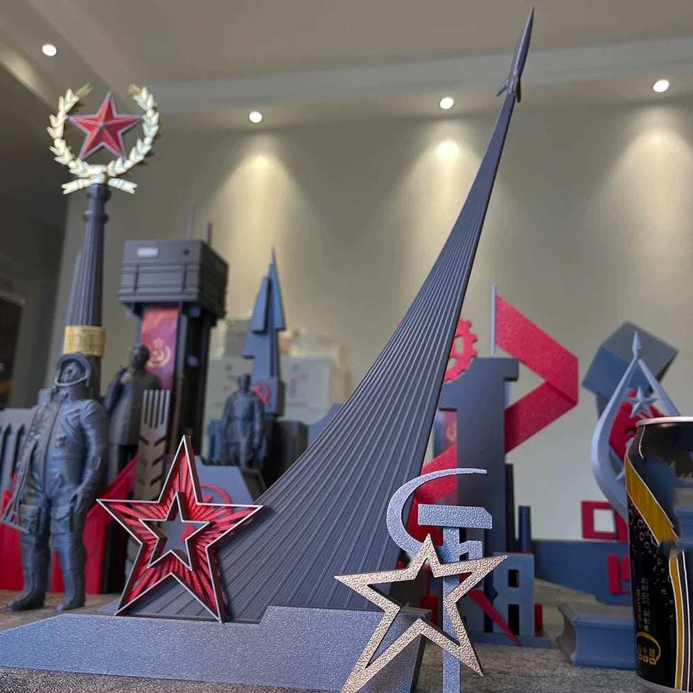 302mm Cold War Soviet Cosmonaut Gagarin Monument, Resin Model Diorama Kit, Unassembled and Unpainted