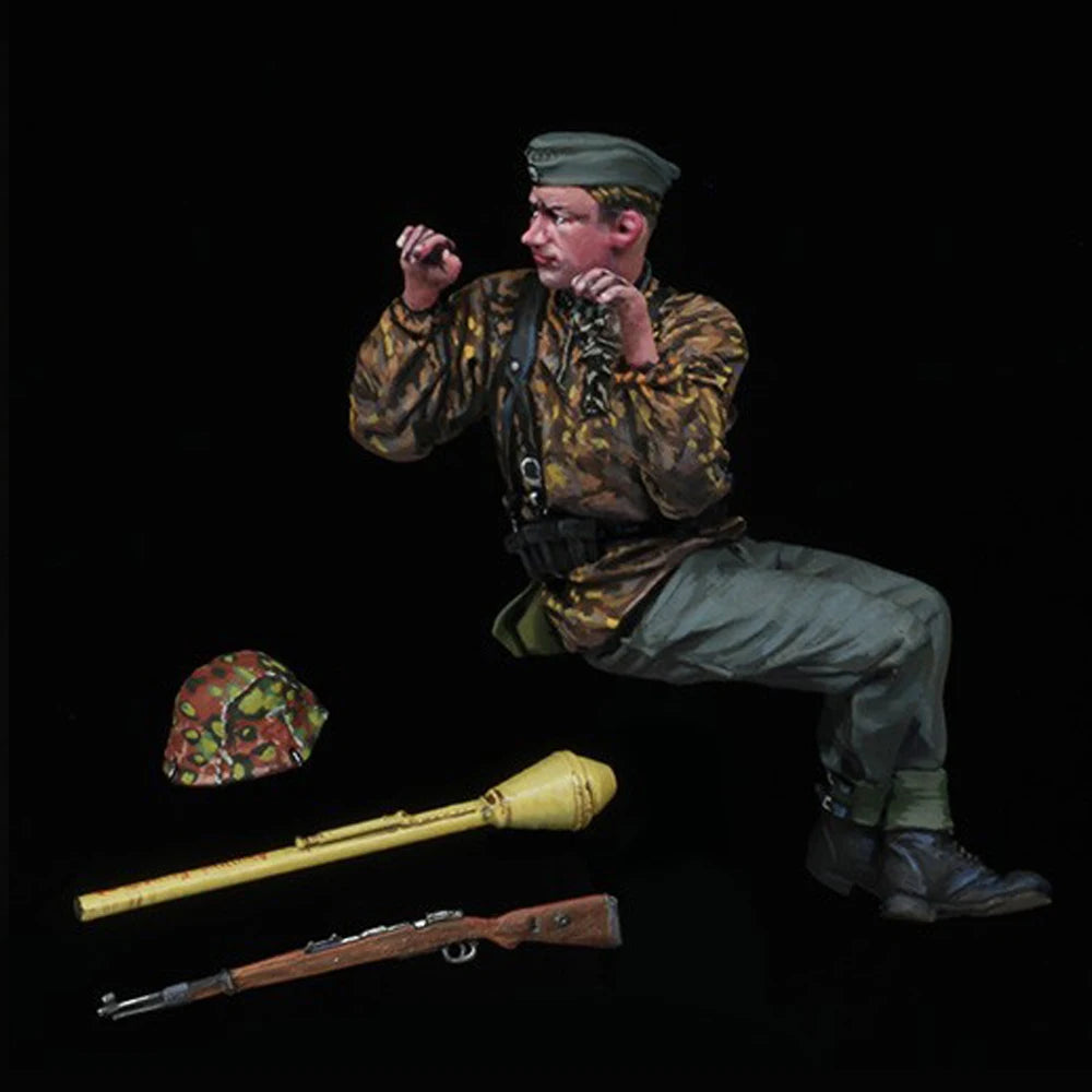 1/35 WWII German Panzergrenadier Advancing with Raised Arms, Resin Model Figure Kit, Unassembled and Unpainted