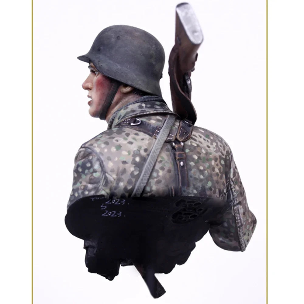 1/10 WWII German Infantry in Camo Tunic, Resin Model Bust Kit, Unassembled and Unpainted