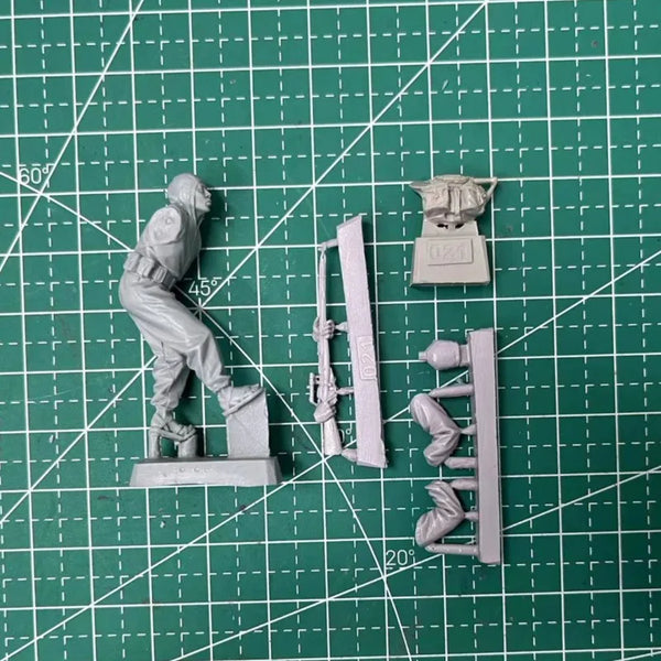 1/35 Vietnam War Vietcong Sniper, Resin Model Figure Kit, Unassembled and Unpainted