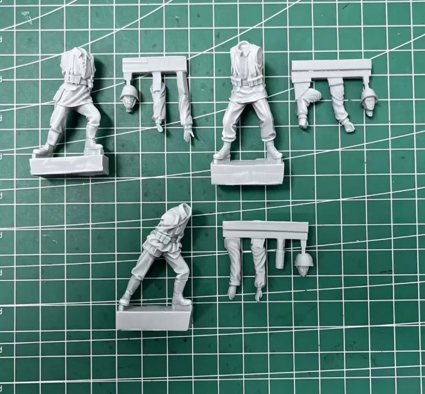 1/35 WWII German Pak 40 Anti-Tank Crew, 6 Figures, Resin Model Figure Kit, Unassembled and Unpainted