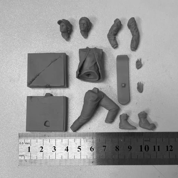 1/24 Back to the Future Marty McFly, Resin Model Figure Kit, Sci-Fi Theme, Unassembled and Unpainted