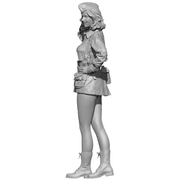 1/35 WWII Saluting Female Soldier, 3 Figures, Resin Model Figure Kit, Unassembled and Unpainted