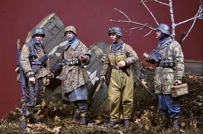 1/35 WWII German Infantry in Pea-Dot Camouflage, 4 Figures, Resin Model Figure Kit, Unassembled and Unpainted