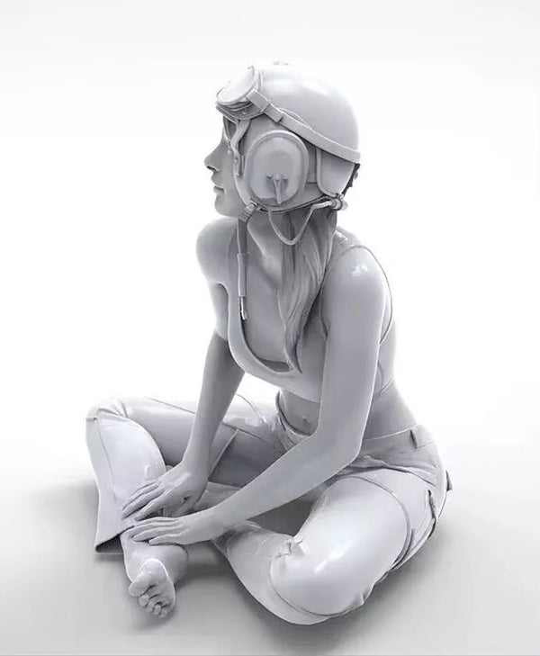 1/24 Sitting Girl Character, Resin Model Figure Kit, Anime Theme, Unassembled and Unpainted