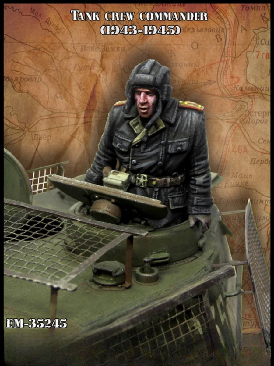 1/35 WWII Soviet Tank Commander in Tanker Headgear, Resin Model Figure Kit, Unassembled and Unpainted