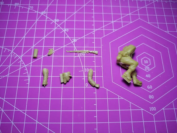 1/35 WWII Infantry Squad Advancing, Resin Model Figure Kit, Unassembled and Unpainted