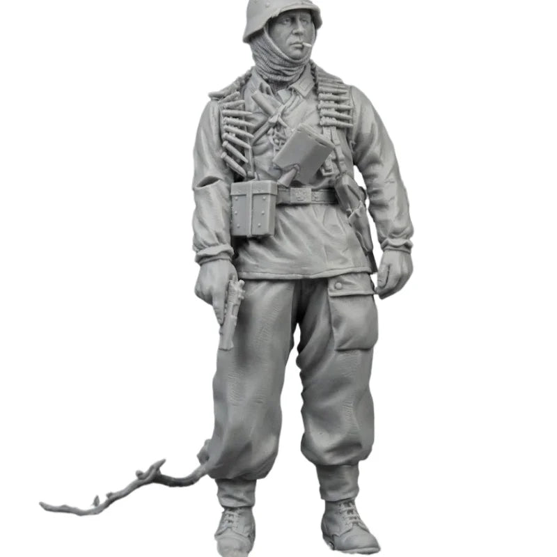 1/35 WWII German Infantryman with Ammo Pouches, Resin Model Figure Kit, Unassembled and Unpainted