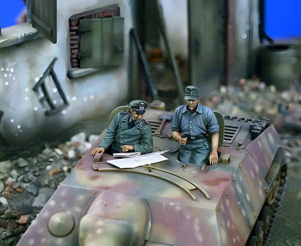 1/35 WWII Tank Crew Command Group, 3 Figures, Resin Model Figure Kit, Unassembled and Unpainted