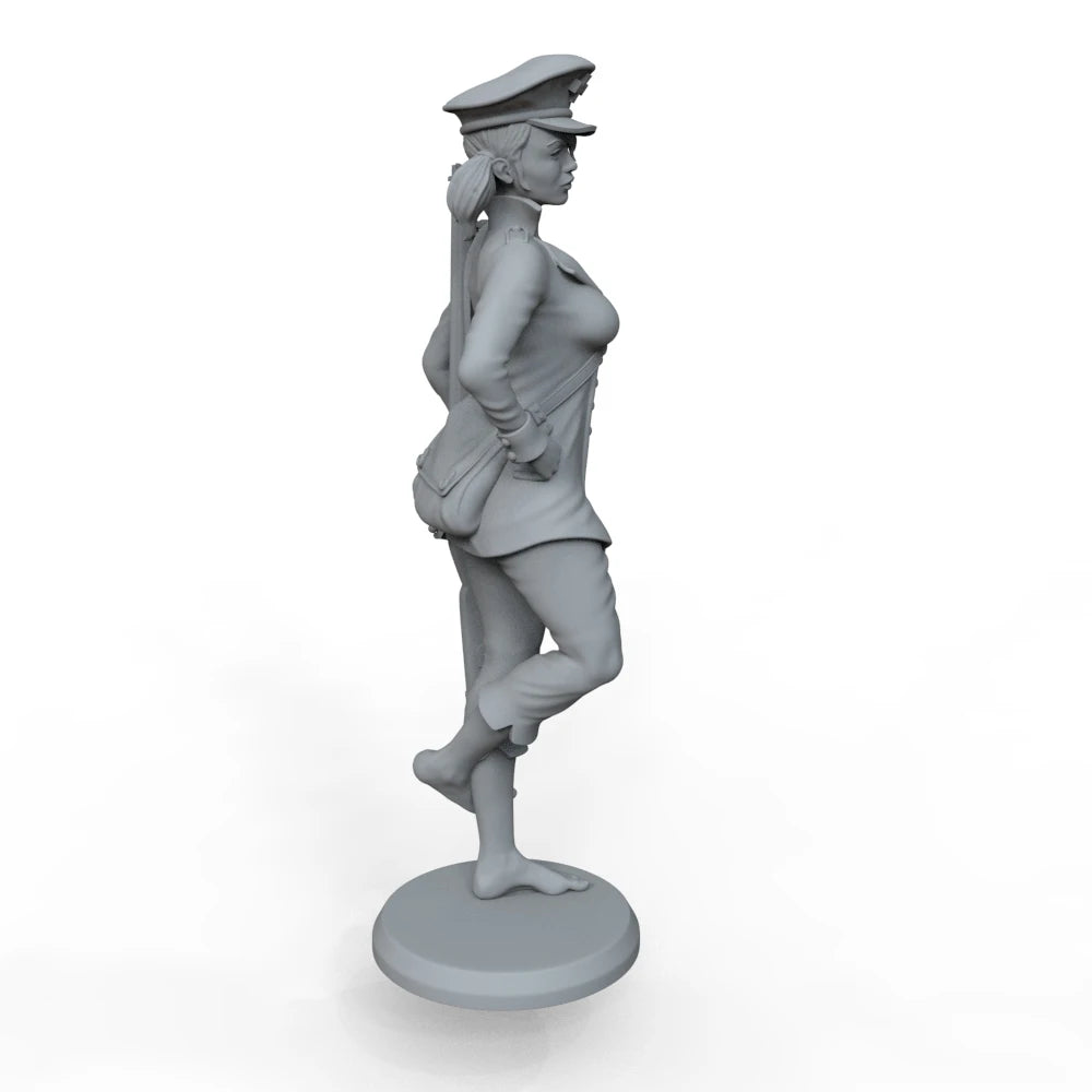 1/35 WWII Soviet Female Infantry with Rifles, 6 Figures, Resin Model Figure Kit, Unassembled and Unpainted