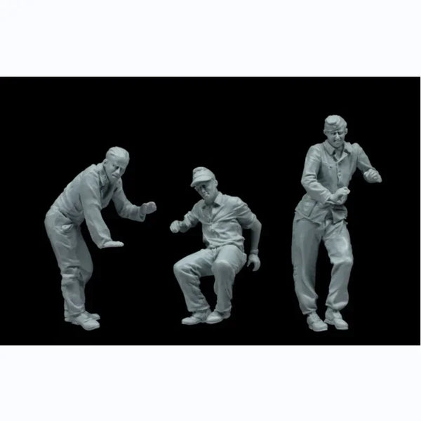 1/35 WWII Bergepanther Recovery Crew, 4 Figures, Resin Model Figure Kit, Unassembled and Unpainted