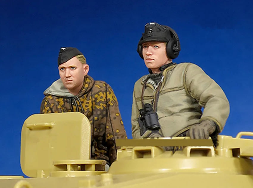 1/35 WWII German Panzer Crew in Multiple Uniforms, 3 Figures, Resin Model Figure Kit, Unassembled and Unpainted