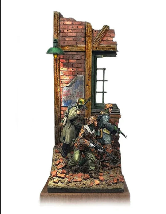 1/35 WWII Urban Combat Soldiers, 4 Figures, Resin Model Diorama Kit, Unassembled and Unpainted