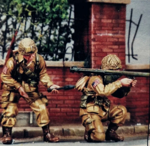 1/35 Modern American Infantry Street Combat, 2 Figures, Resin Model Figure Kit, Unassembled and Unpainted