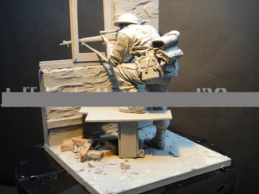 1/16 WWII British Infantry Assaulting Fortifications, Resin Model Figure Kit, Unassembled and Unpainted