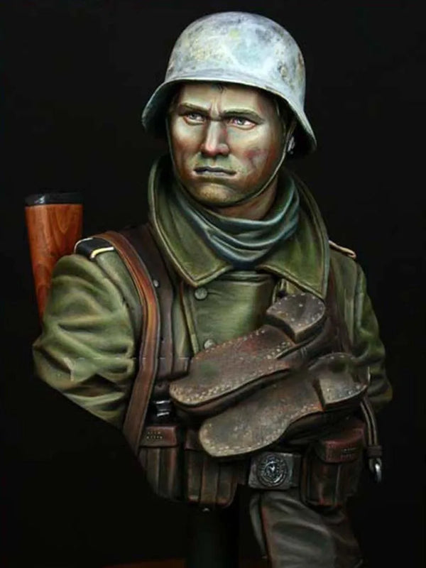1/10 WWII Soviet Infantryman Alert with Ammo Pouches, Resin Model Bust Kit, Unassembled and Unpainted