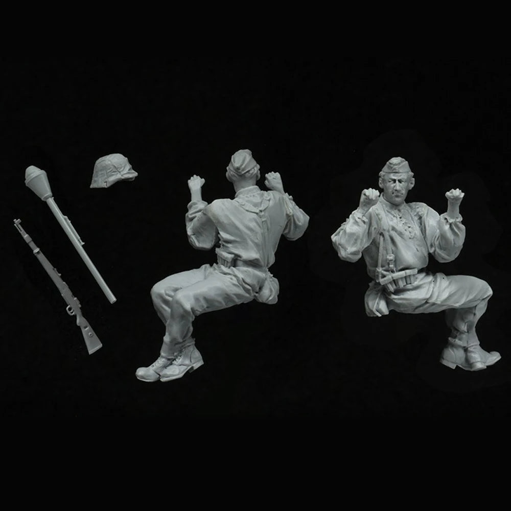 1/35 WWII German Panzergrenadier Advancing with Raised Arms, Resin Model Figure Kit, Unassembled and Unpainted