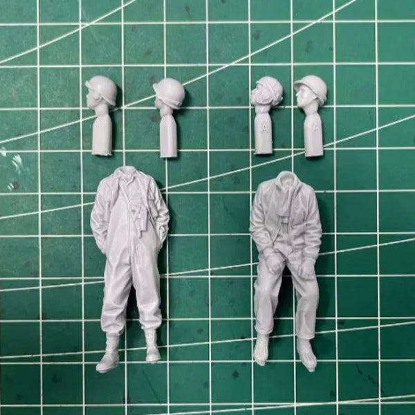 1/35 WWII US Infantry with Rifles, 2 Figures, Resin Model Figure Kit, Unassembled and Unpainted