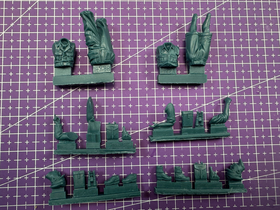 WWII Japanese Officers with Map Pacific Theatre 1/35 Resin Figure Kit - resin model view 2