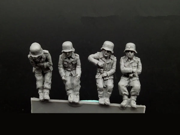 1/72 WWII German Infantry Combat Squad, 4 Figures, Resin Model Figure Kit, Unassembled and Unpainted