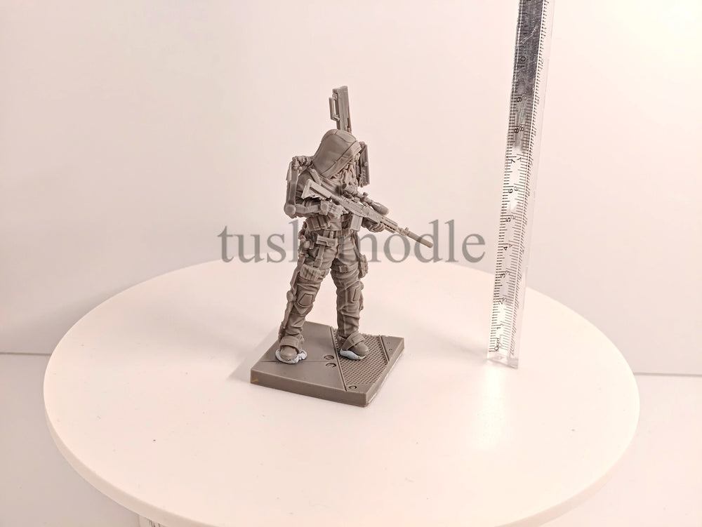75mm Modern Hooded Tactical Operator with Rifle and Gear, Resin Model Figure Kit, Unassembled and Unpainted